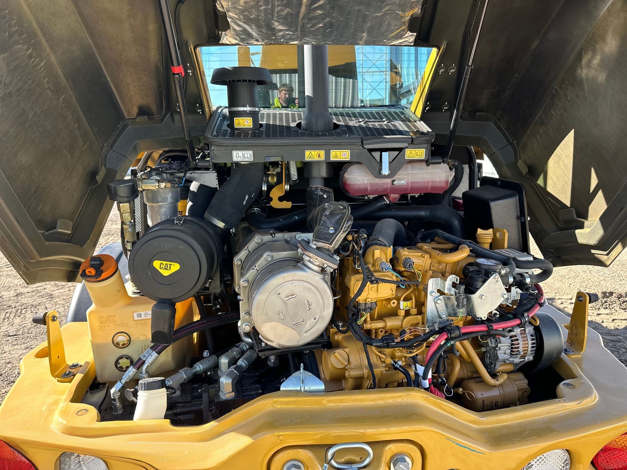 2022 Caterpillar 908M Wheel Loader